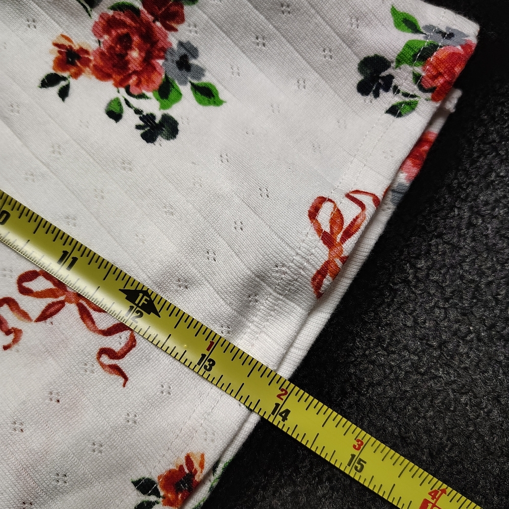 Darcy Skort LISA SAYS GAH Pointelle Bouquet Rose Print Skort Women's Medium NWT - Picture 6 of 6